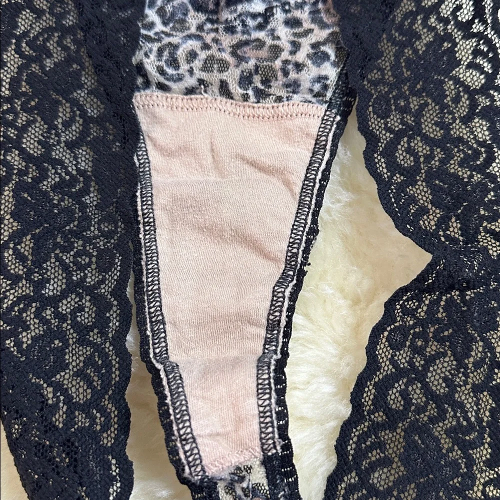 Victoria's Secret Black Lace Leopard Panty - Picture 4 of 7